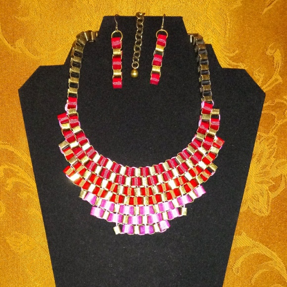 Sold Ribbon bib necklace with matching earrings - Picture 2 of 2